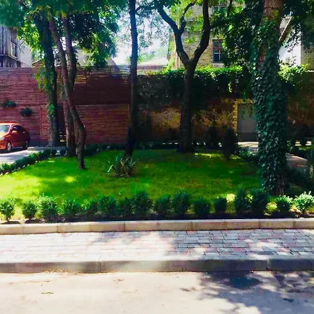 Central Location Apartment *